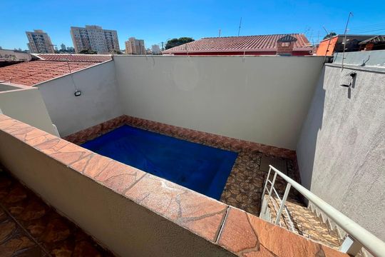 Piscina de casa à venda com 3 quartos, 200m² em Fundacao da Casa Popular, Campinas