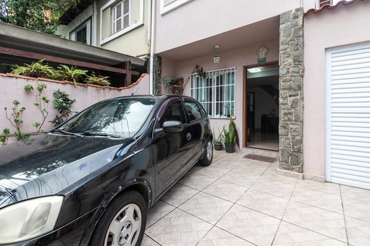 Garagem de casa à venda com 2 quartos, 63m² em Cidade Monções, São Paulo