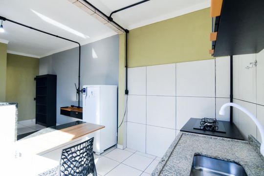 Cozinha e Área de Serviço de kitnet/studio para alugar com 1 quarto, 25m² em Jardim Carvalho, Guarulhos