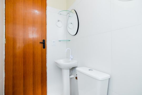 Banheiro de kitnet/studio para alugar com 1 quarto, 25m² em Jardim Carvalho, Guarulhos
