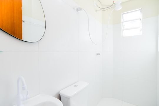 Banheiro de kitnet/studio para alugar com 1 quarto, 25m² em Jardim Carvalho, Guarulhos