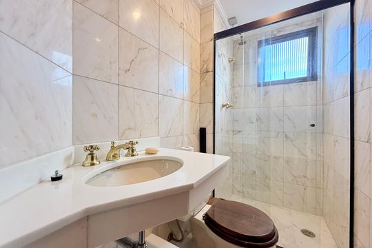 Banheiro Social de apartamento à venda com 3 quartos, 80m² em Santo Amaro, São Paulo