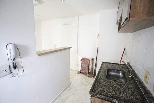 Cozinha de apartamento para alugar com 2 quartos, 49m² em Anil, Rio de Janeiro