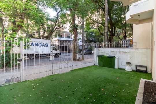 Quintal de casa para alugar com 4 quartos, 346m² em Tijuca, Rio de Janeiro