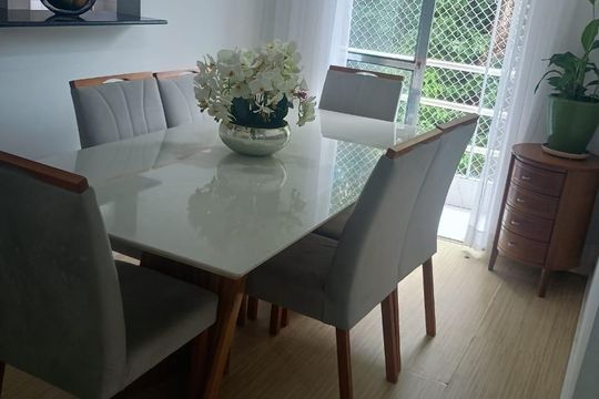 Sala de apartamento à venda com 2 quartos, 56m² em Chácara Agrindus, Taboão da Serra
