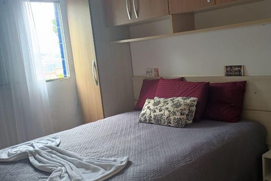Quarto de apartamento à venda com 2 quartos, 56m² em Chácara Agrindus, Taboão da Serra