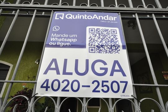 Placa de casa para alugar com 2 quartos, 130m² em Vila Maria Alta, São Paulo