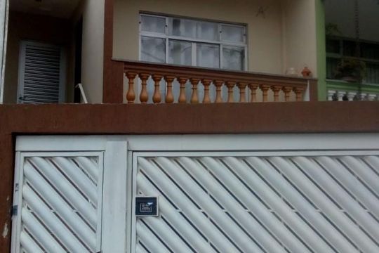 Fachada de casa à venda com 3 quartos, 107m² em Vila Tupi, São Bernardo do Campo
