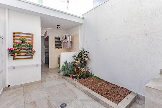 Quintal de casa à venda com 2 quartos, 150m² em Bosque da Saúde, São Paulo
