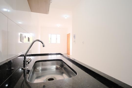 Cozinha de apartamento para alugar com 2 quartos, 55m² em Vila Carrão, São Paulo