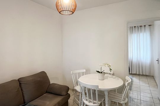 Sala de apartamento para alugar com 2 quartos, 50m² em Gonzaga, Santos