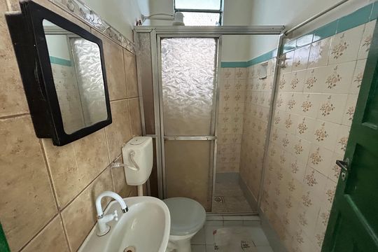 Banheiro de casa para alugar com 2 quartos, 85m² em Cabuís, Nilópolis