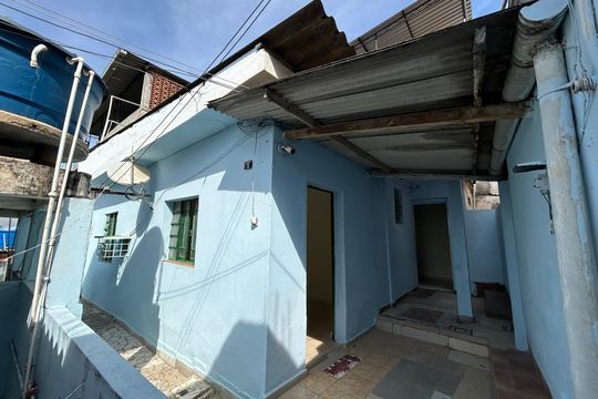Fachada de casa para alugar com 2 quartos, 85m² em Cabuís, Nilópolis