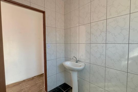 Banheiro de casa para alugar com 2 quartos, 55m² em Cidade Soberana, Guarulhos