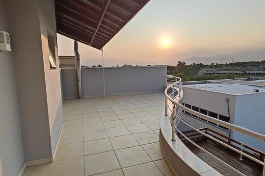 Casa de Condomínio para alugar com 4 quartos, 300m² em Jardim Nova Europa, Campinas