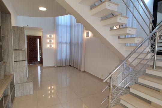 Casa de Condomínio para alugar com 4 quartos, 300m² em Jardim Nova Europa, Campinas
