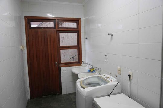 Área de Serviço de casa de condomínio para alugar com 5 quartos, 585m² em Morada dos Pássaros, Barueri