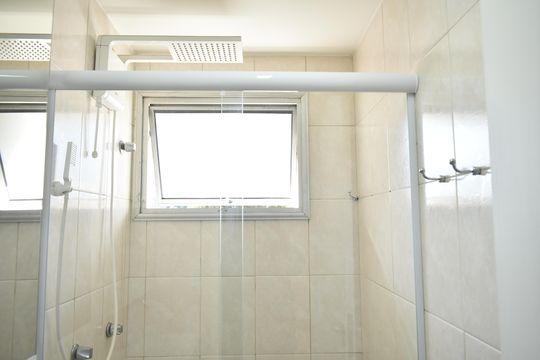 Banheiro de apartamento para alugar com 1 quarto, 50m² em Vila Clementino, São Paulo