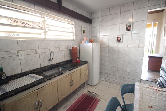 Cozinha 2 de casa à venda com 6 quartos, 420m² em Jardim California, Contagem