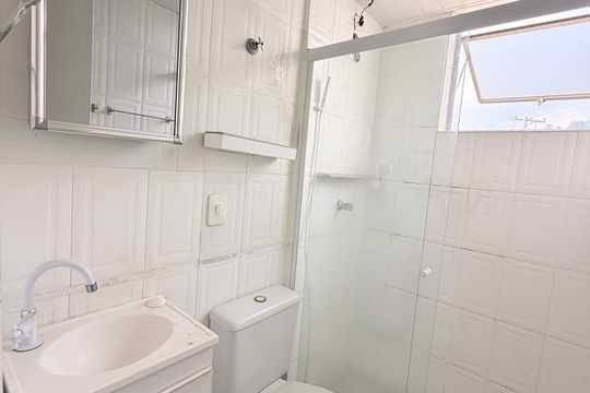 Banheiro Social de apartamento à venda com 2 quartos, 56m² em Vila Nova Jundiainopolis, Jundiaí