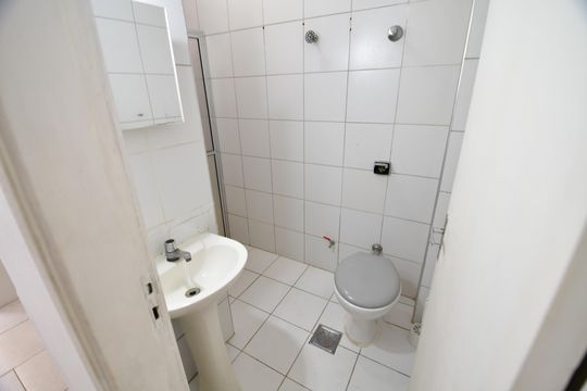 Banheiro de kitnet/studio à venda com 1 quarto, 47m² em Centro, Campinas