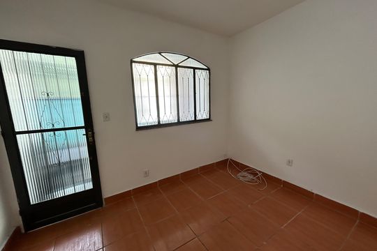 Sala de casa para alugar com 2 quartos, 55m² em Turiaçú, Rio de Janeiro