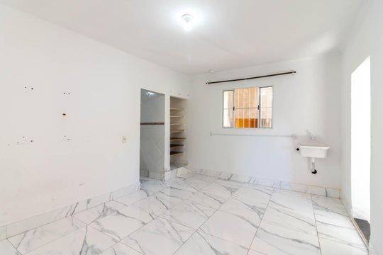 Sala e Área de Serviço de casa para alugar com 1 quarto, 50m² em Jardim Peri, São Paulo