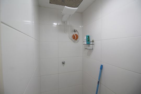 Banheiro de Serviço de apartamento à venda com 3 quartos, 93m² em Jacarepaguá, Rio de Janeiro