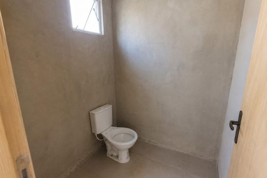 Banheiro 2 de casa para alugar com 2 quartos, 60m² em Fazenda esperança, Cachoeirinha