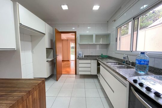 Cozinha de casa de condomínio para alugar com 4 quartos, 250m² em Parque dos Principes, São Paulo