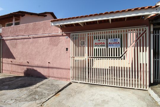 Fachada de casa para alugar com 3 quartos, 100m² em Bosque dos Eucaliptos, São José dos Campos