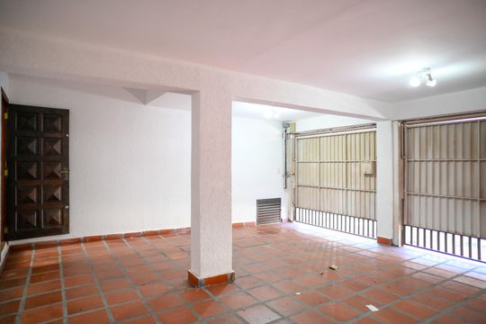 Garagem de casa à venda com 3 quartos, 220m² em Sacomã, São Paulo