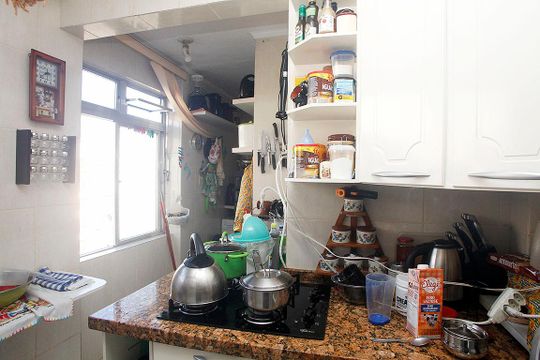 Cozinha + Área de Serviço de apartamento à venda com 3 quartos, 76m² em Jardim Botânico, Porto Alegre