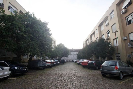 Área Comum - Estacionamento (rotativo - 01 vaga) de apartamento à venda com 3 quartos, 76m² em Jardim Botânico, Porto Alegre