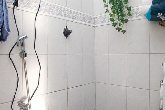 Banheiro de apartamento à venda com 3 quartos, 76m² em Jardim Botânico, Porto Alegre