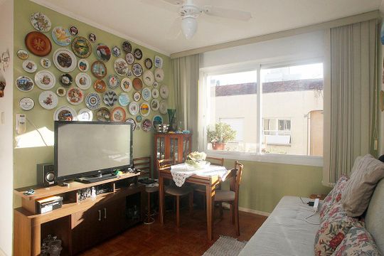 Apartamento à venda com 3 quartos, 76m² em Jardim Botânico, Porto Alegre