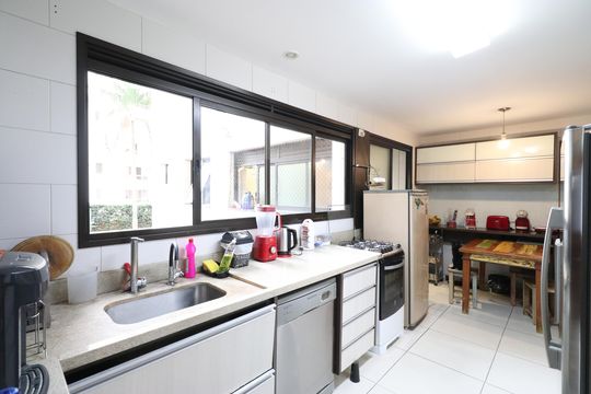 Apartamento à venda com 4 quartos, 177m² em Vila Anglo Brasileira, São Paulo