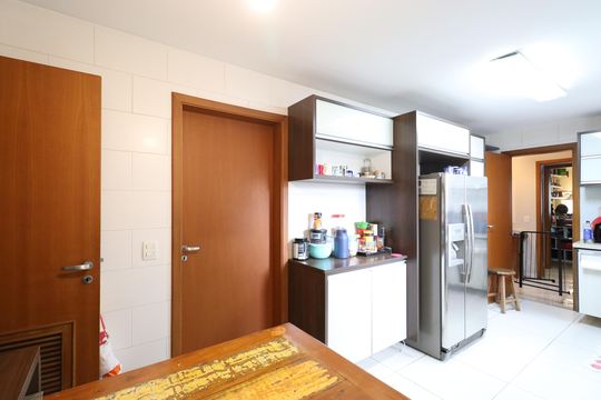 Apartamento à venda com 4 quartos, 177m² em Vila Anglo Brasileira, São Paulo