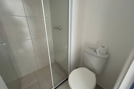 Banheiro de apartamento à venda com 1 quarto, 32m² em Piedade, Rio de Janeiro
