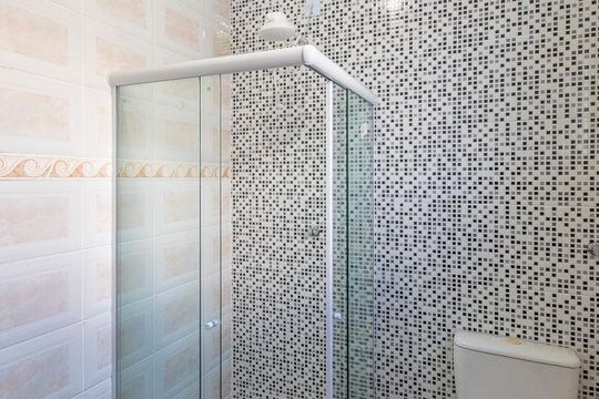 Banheiro de casa para alugar com 1 quarto, 82m² em Bonsucesso, Rio de Janeiro