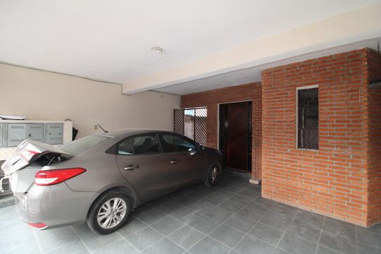 Garagem de casa à venda com 3 quartos, 260m² em Vila Renato, São Paulo