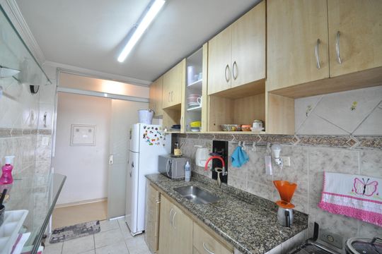 Cozinha de apartamento à venda com 2 quartos, 49m² em Vila Irmaos Arnoni, São Paulo