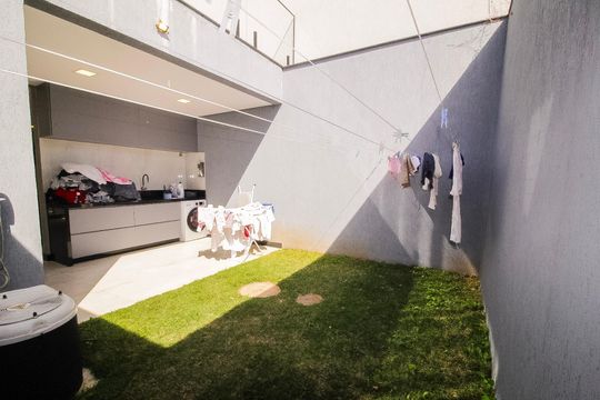 Área Serviço de casa para alugar com 4 quartos, 350m² em Santa Lúcia, Belo Horizonte