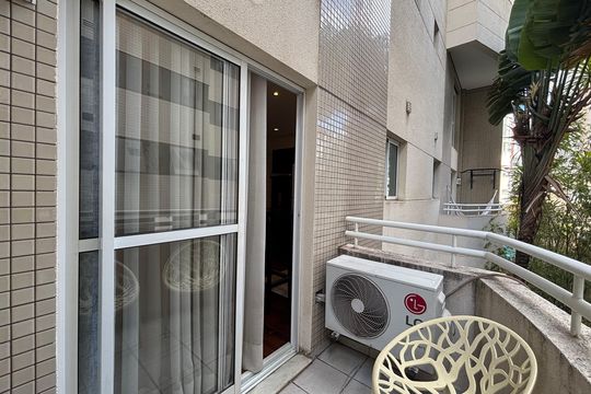 Varanda de apartamento para alugar com 1 quarto, 56m² em Itaim Bibi, São Paulo