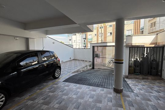 Garagem de apartamento para alugar com 2 quartos, 61m² em Jardim Paraiso, Santo André