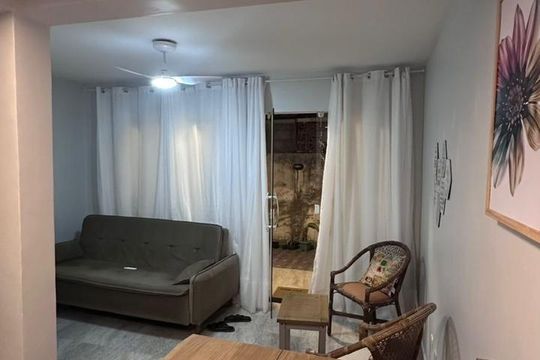 Sala de casa de condomínio para alugar com 4 quartos, 110m² em Praia do Flamengo, Salvador