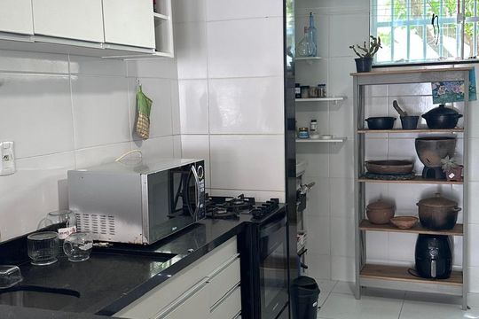 Cozinha de casa de condomínio para alugar com 4 quartos, 110m² em Praia do Flamengo, Salvador