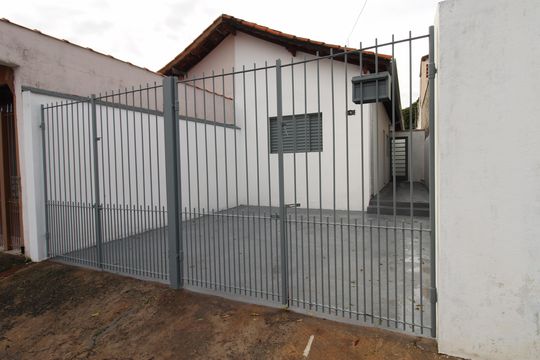 Garagem de casa para alugar com 2 quartos, 60m² em Bosque dos Eucaliptos, São José dos Campos