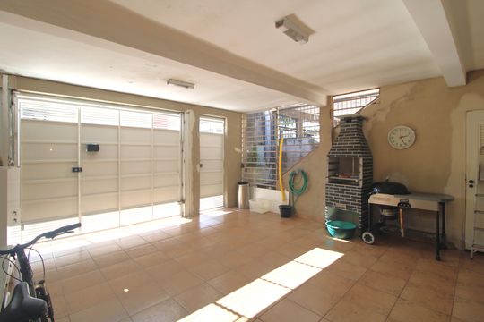 Garagem de casa à venda com 3 quartos, 100m² em Vila Socorro, São Paulo
