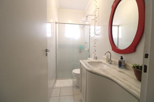Banheiro de casa à venda com 3 quartos, 100m² em Vila Socorro, São Paulo